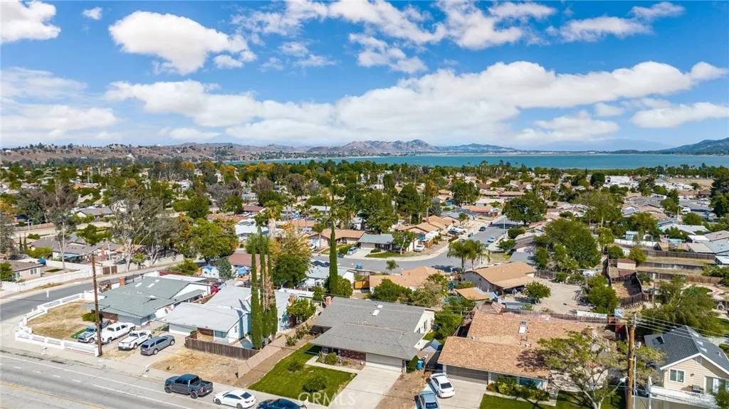 Lake Elsinore, CA 92530,32294 Machado Street