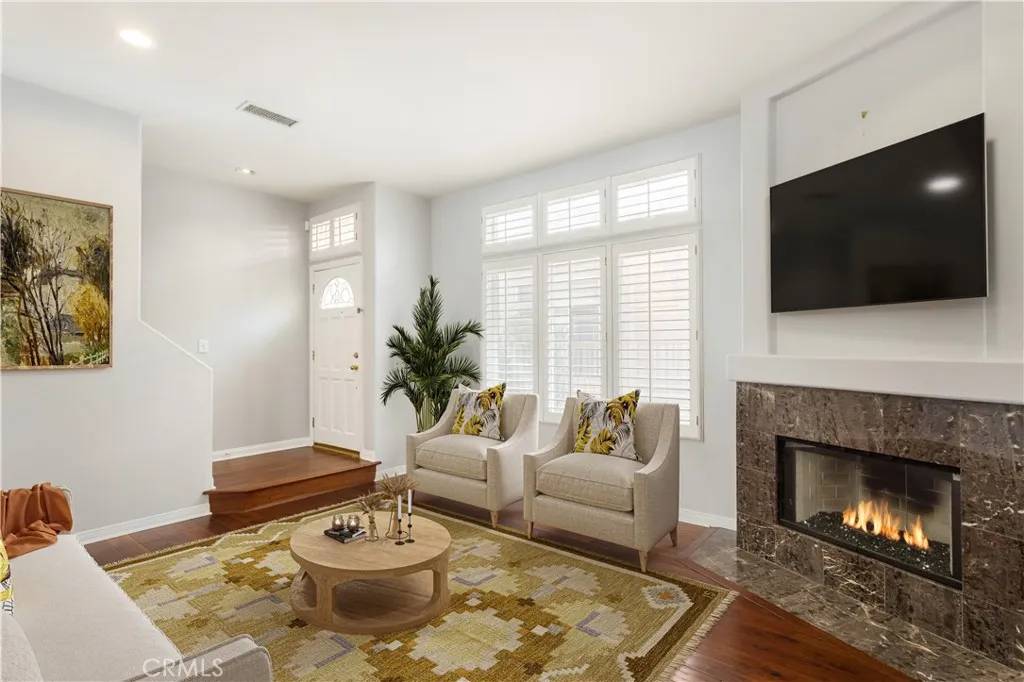 Sherman Oaks, CA 91411,5242 Vesper Avenue #4