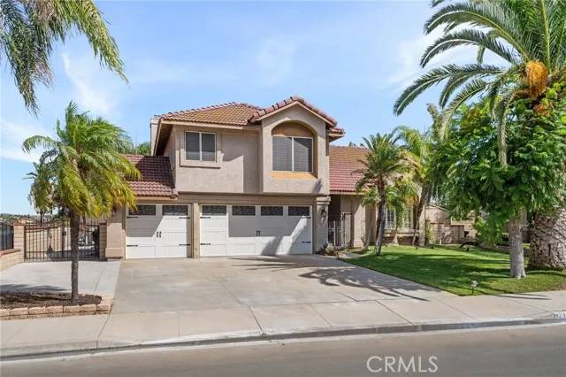 Riverside, CA 92503,17102 Whispering Brook Way