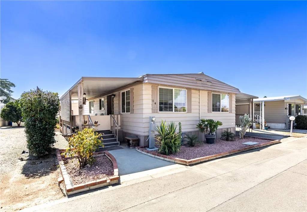 Hemet, CA 92543,725 W Thornton #14