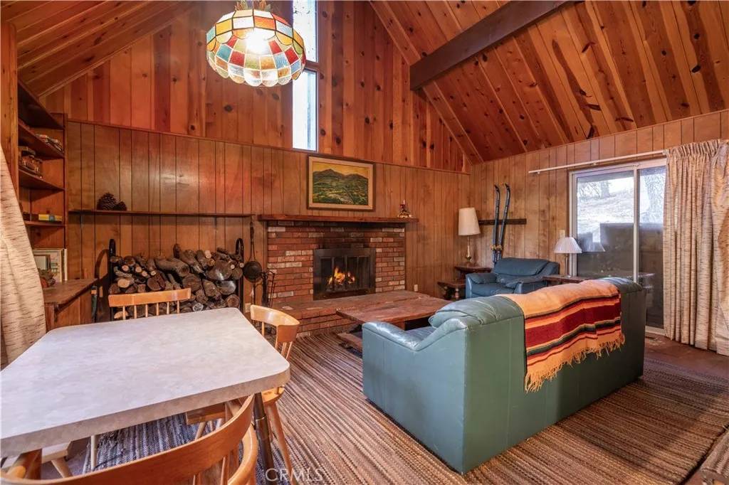 Big Bear Lake, CA 92315,1332 Siskiyou Drive