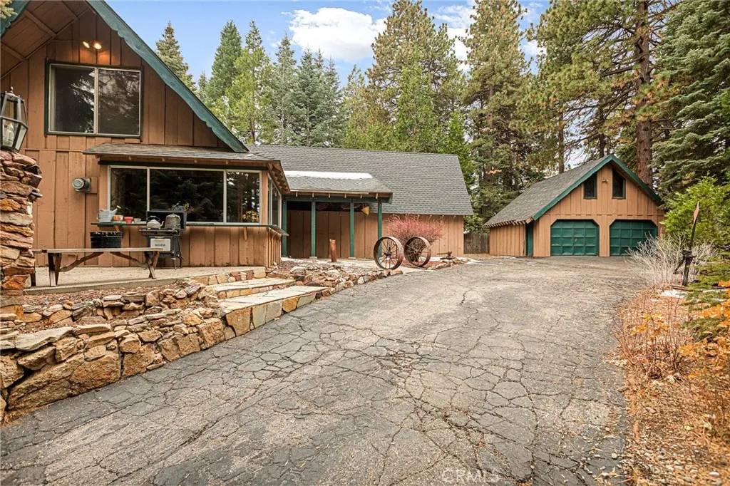 Running Springs, CA 92382,31413 Overhill Drive