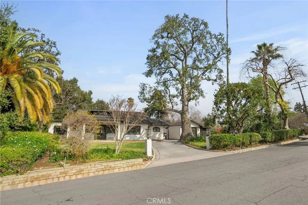 Redlands, CA 92373,1365 Knoll Road
