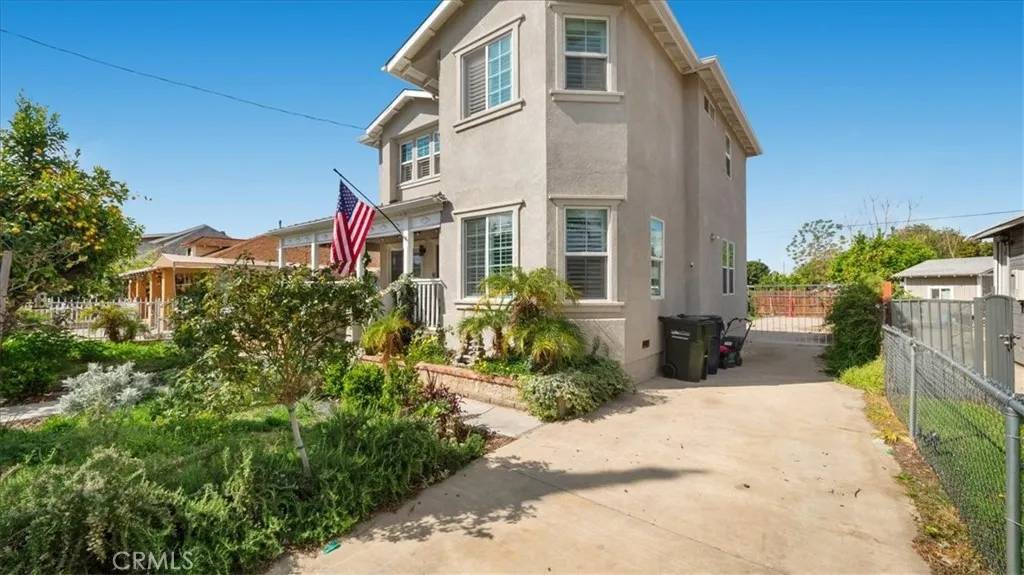 Redlands, CA 92374,1027 6th Street