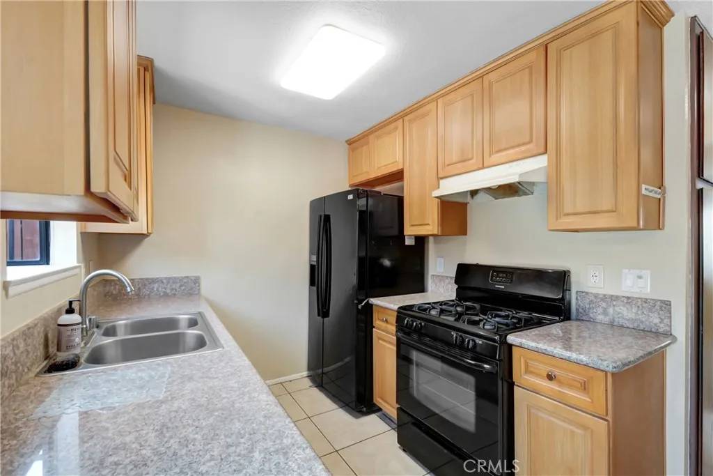 Rialto, CA 92376,166 E Merrill Avenue