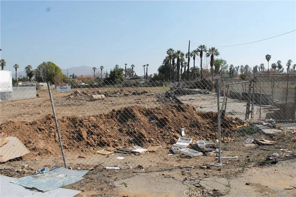 Riverside, CA 92507,3496 Commerce