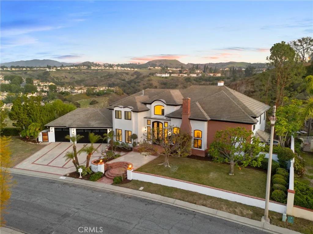 Anaheim Hills, CA 92808,7460 E Hummingbird Circle