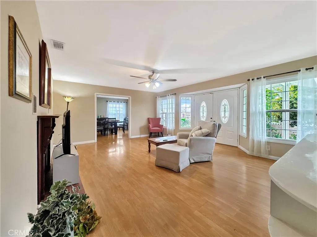 Huntington Beach, CA 92647,7736 Sugar Drive