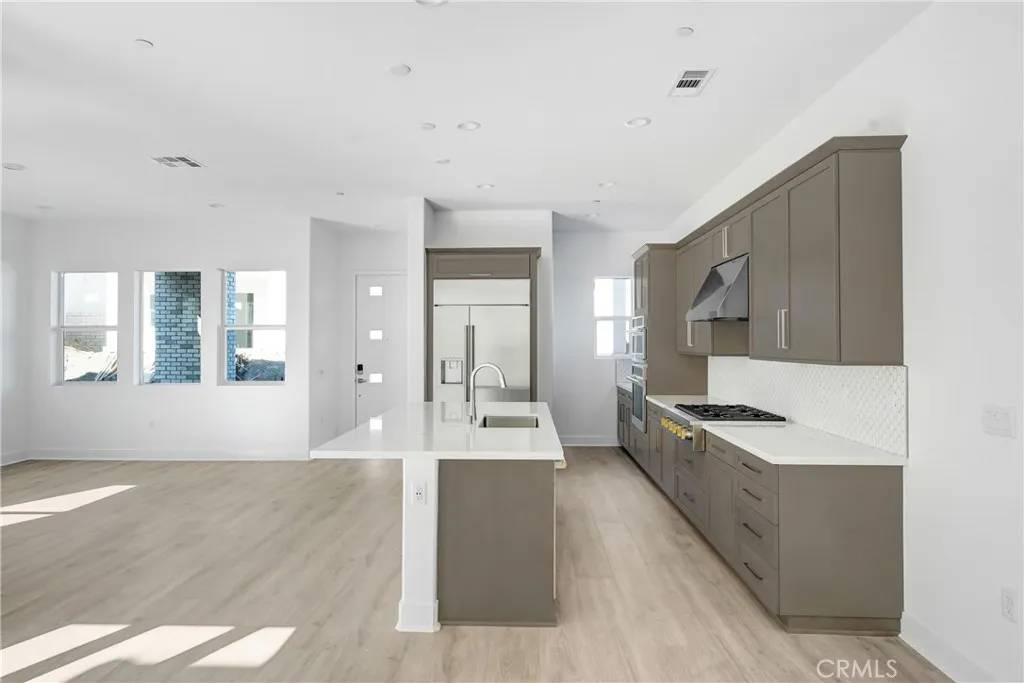 Valencia, CA 91381,27345 Creekwood Lane