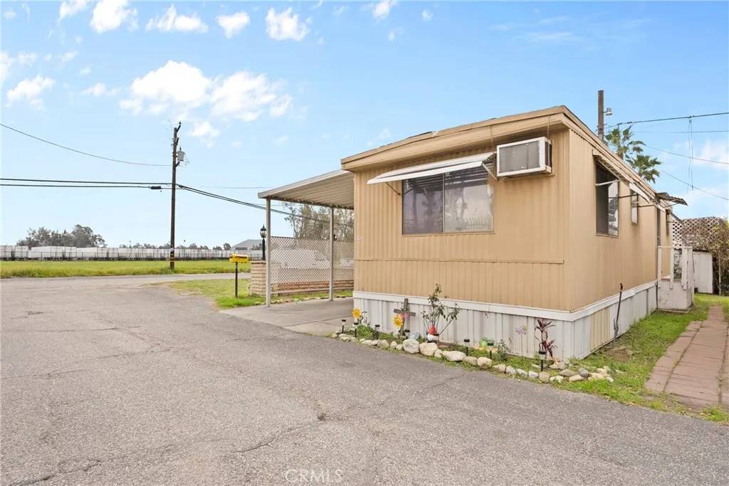 Fontana, CA 92335,15069 Valley