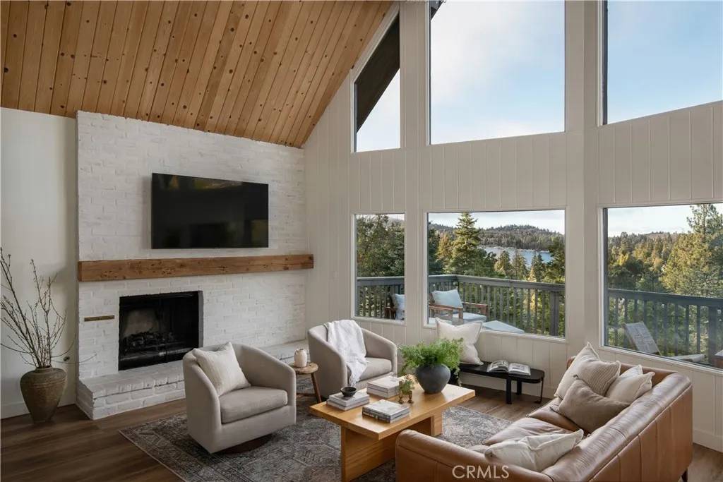 Lake Arrowhead, CA 92352,28616 Shenandoah Drive