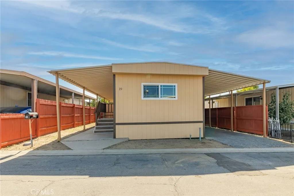 Colton, CA 92324,2250 W Mill #19