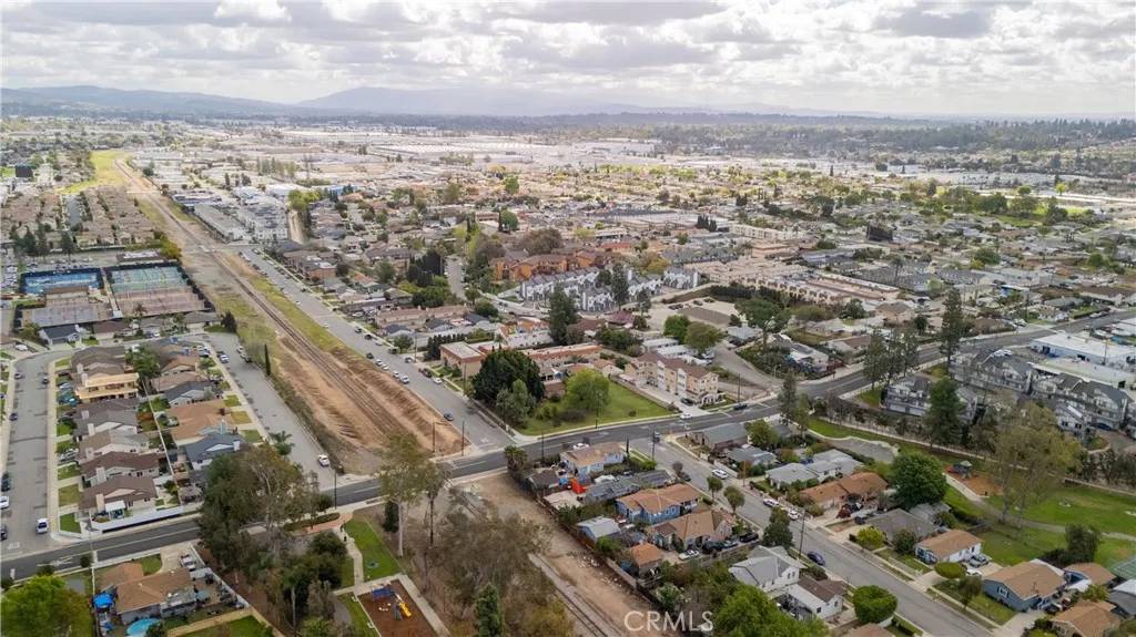 La Habra, CA 90631,418 W Electric Avenue