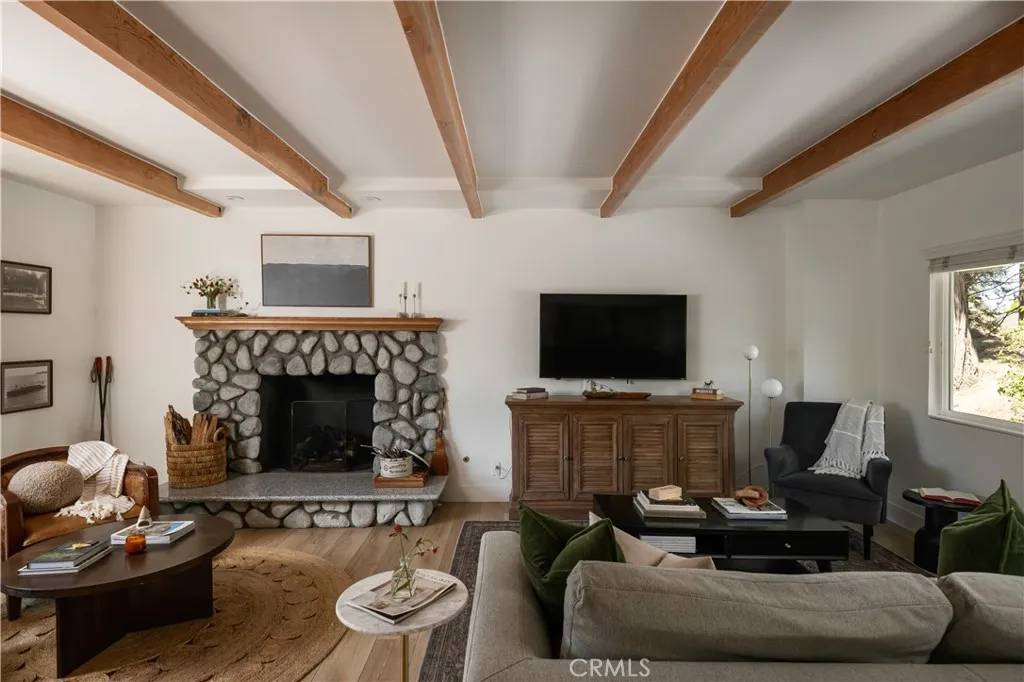 Lake Arrowhead, CA 92352,231 Crest Circle