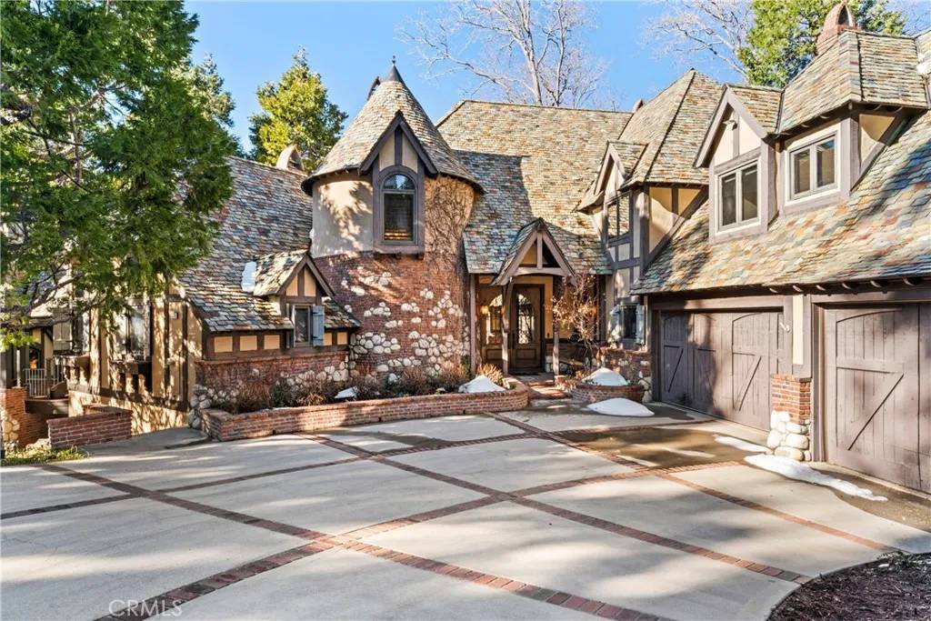 Lake Arrowhead, CA 92352,145 Pheasant Run