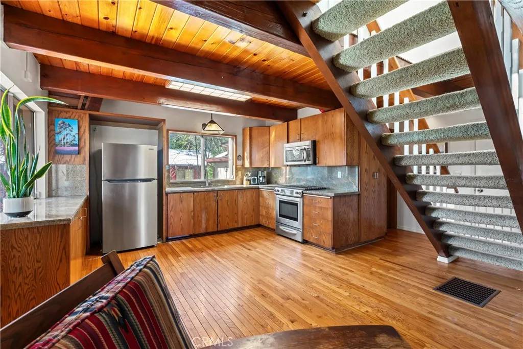 Twin Peaks, CA 92391,26509 Lake Forest Drive