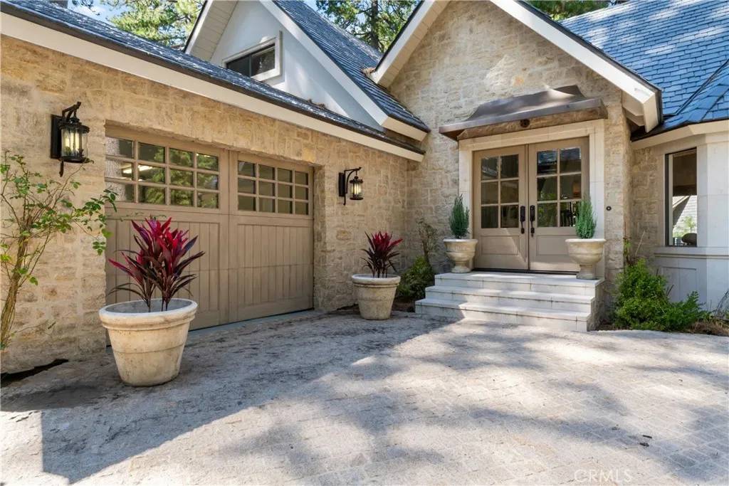 Lake Arrowhead, CA 92352,466 Sky View Ridge Drive