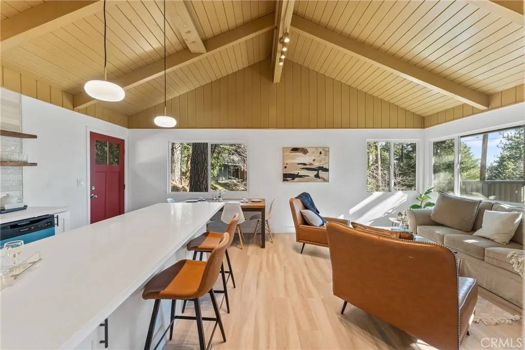 Lake Arrowhead, CA 92352,738 W Victoria Court