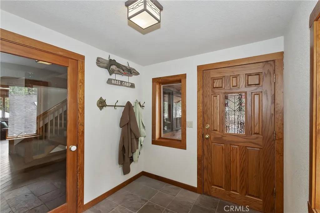 Fawnskin, CA 92333,39128 North Shore