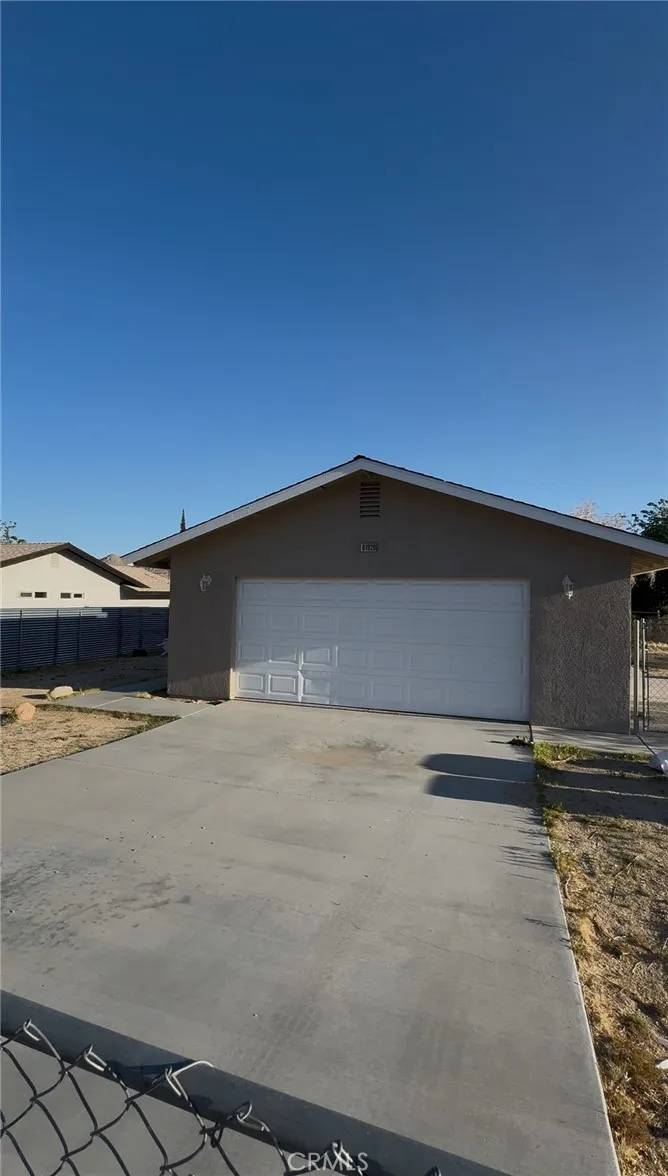 Joshua Tree, CA 92252,61929 Petunia Drive