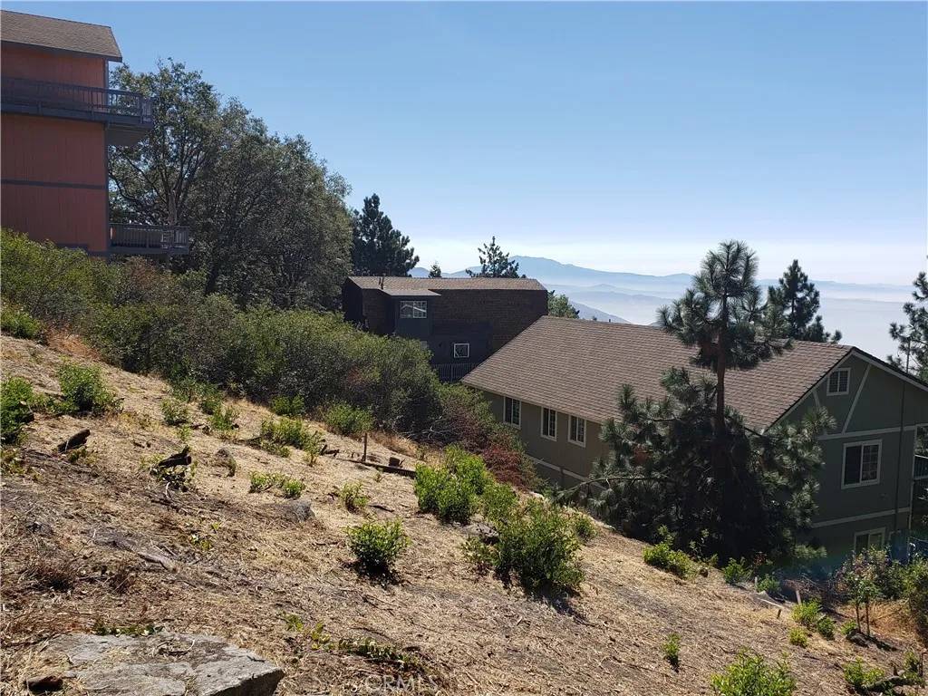 Crestline, CA 92325,25134 Grandview