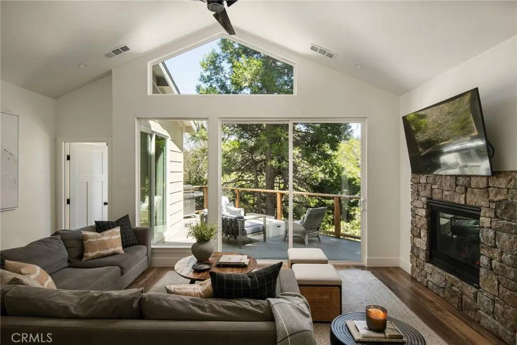 Lake Arrowhead, CA 92352,388 Primrose Circle