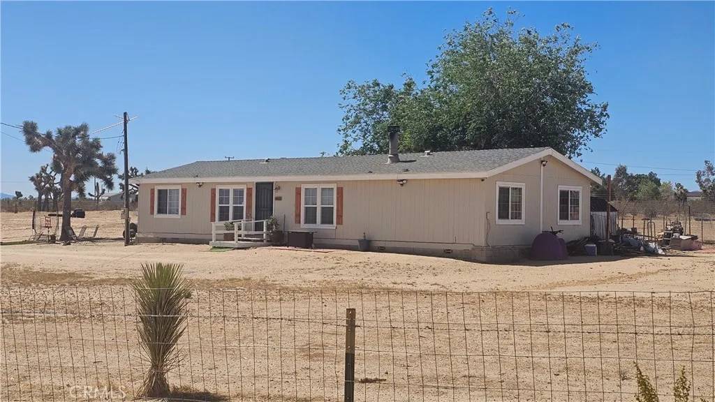 Phelan, CA 92371,6833 South Street