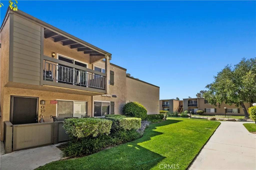 Valencia, CA 91355,24518 Nicklaus Drive #O20