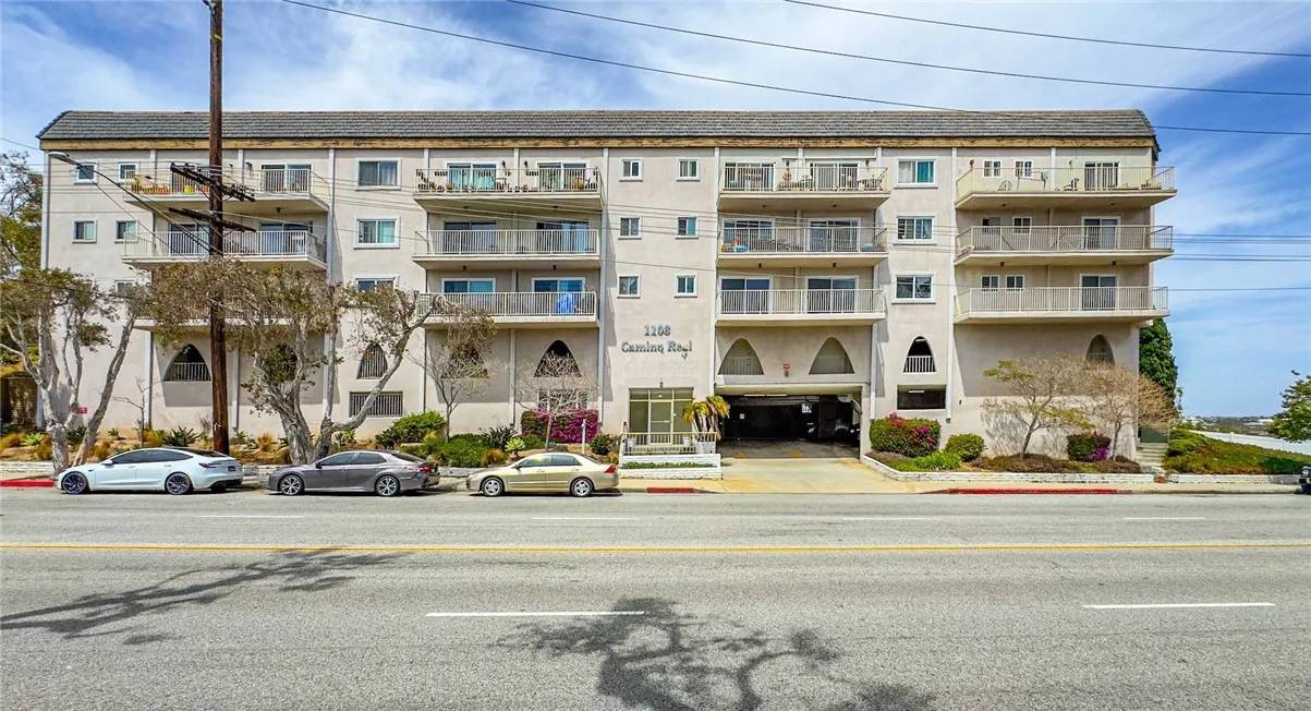 Redondo Beach, CA 90277,1108 Camino Real #306