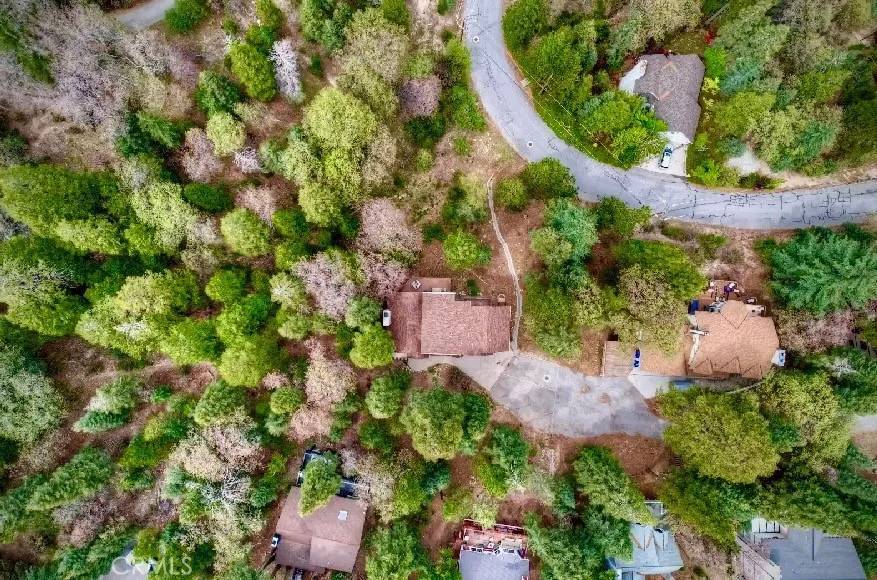 Lake Arrowhead, CA 92391,26349 Walnut Hills Drive