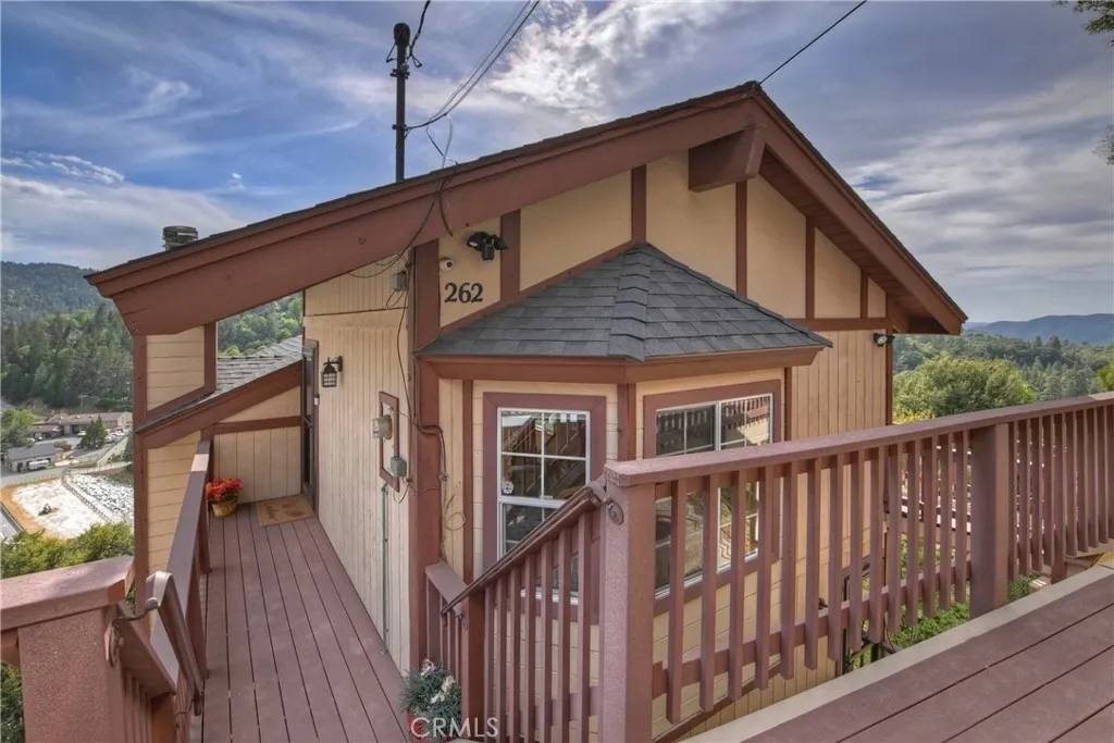 Crestline, CA 92325,262 Delle Drive