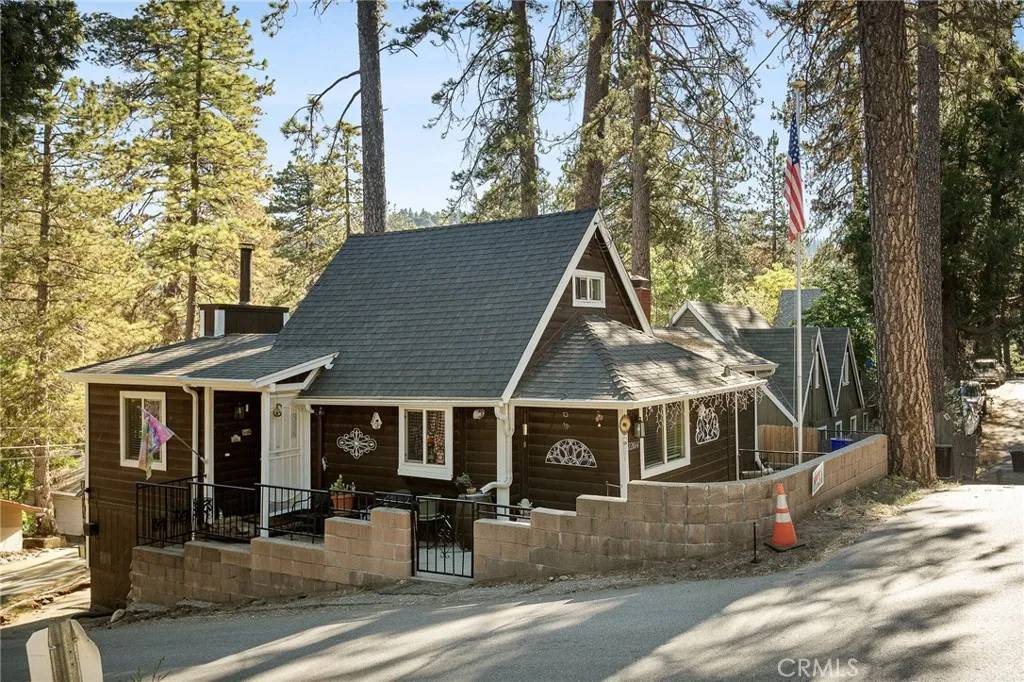 Crestline, CA 92325,22864 Alder Lane