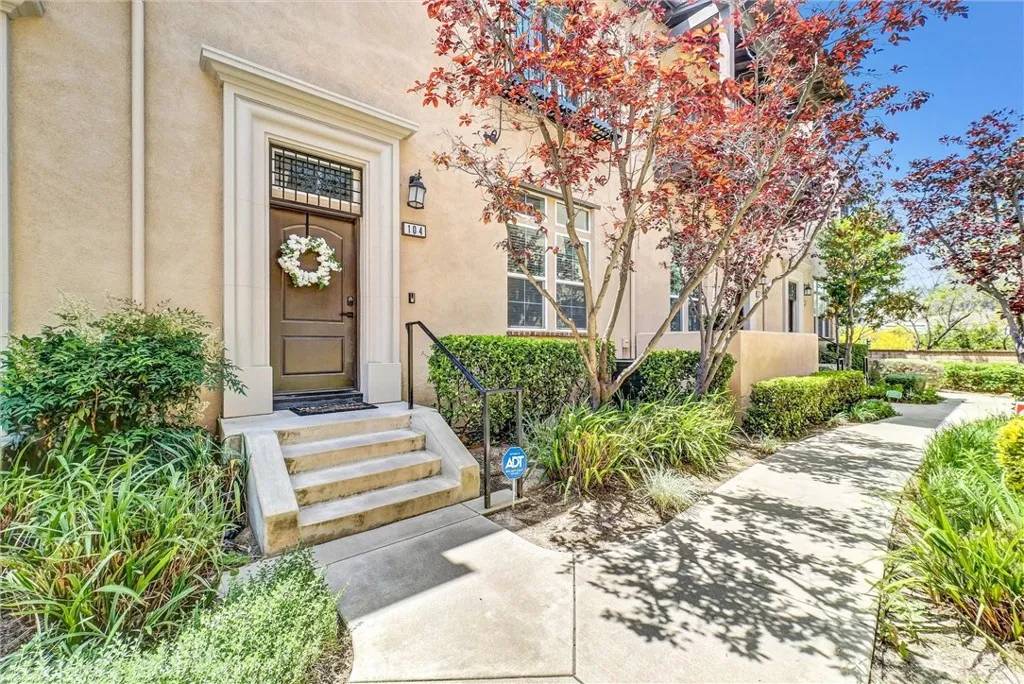 Corona, CA 92883,4440 Owens Street #104