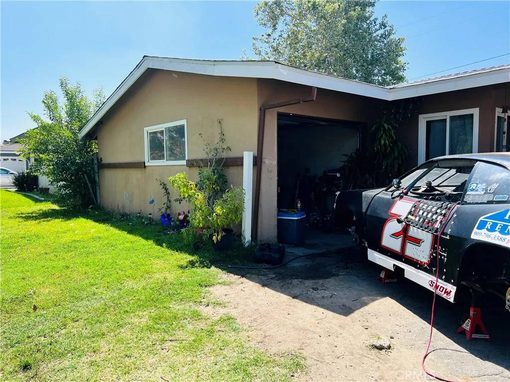Redlands, CA 92374,122 E Pioneer Avenue
