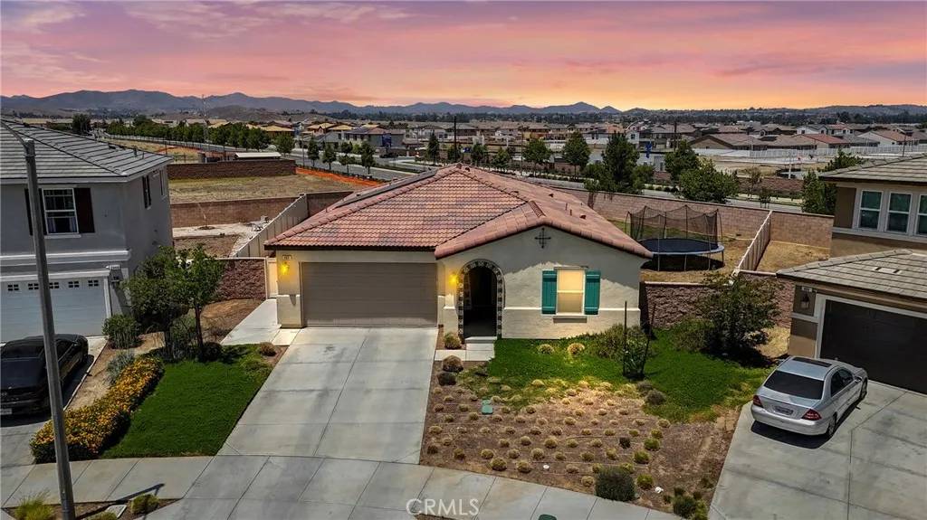 Perris, CA 92570,402 Appleton Way