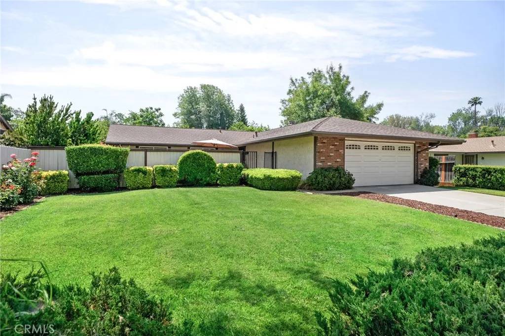 Riverside, CA 92506,7052 Manhattan Drive