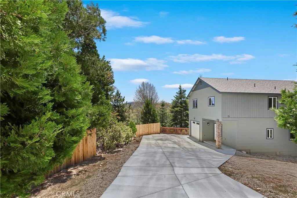 Twin Peaks, CA 92391,26182 Sky Ridge Drive