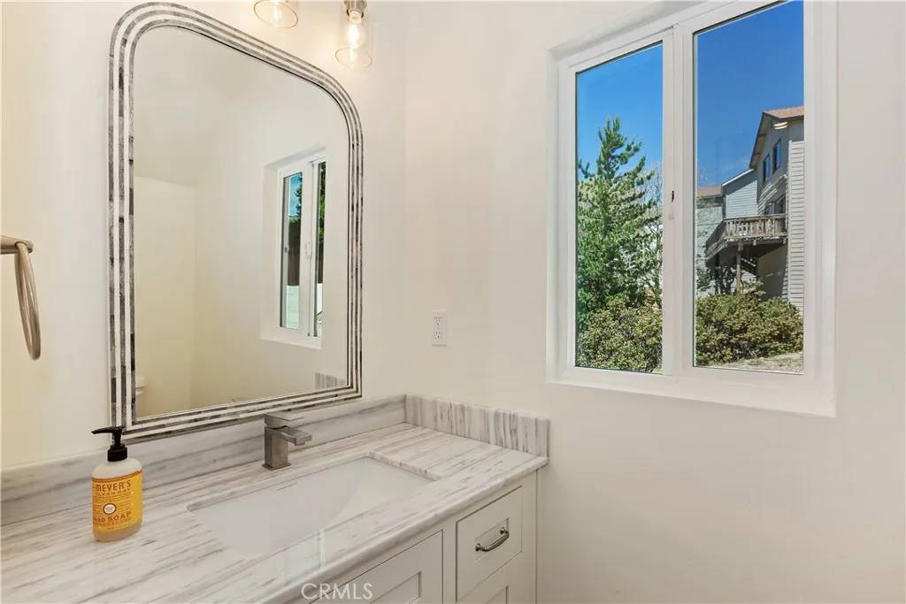 Twin Peaks, CA 92391,26182 Sky Ridge Drive