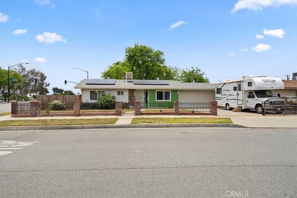 Fontana, CA 92335,17685 Seville Avenue
