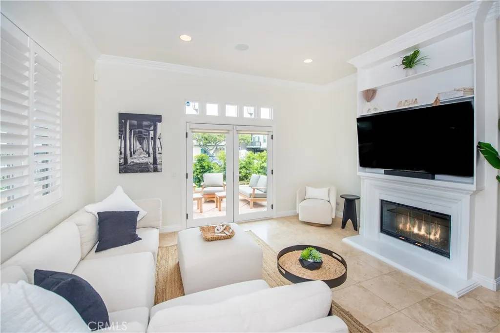 Huntington Beach, CA 92648,316 6th Street