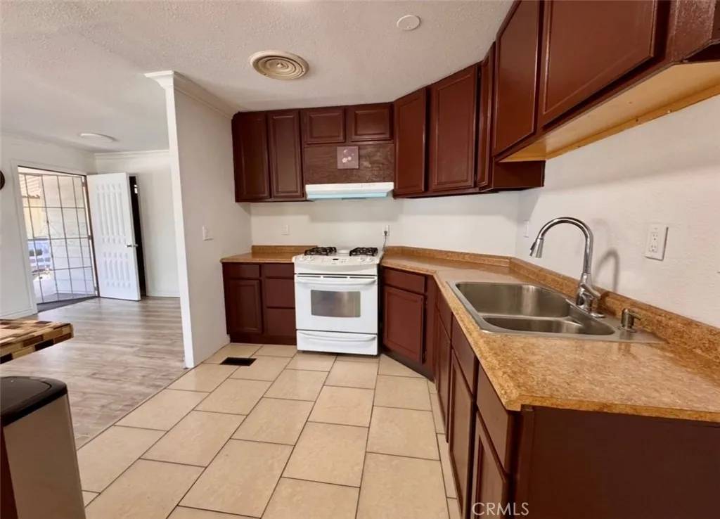 Grand Terrace, CA 92313,22111 Newport #79