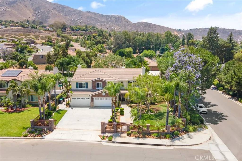 Riverside, CA 92503,2394 Old Heritage Road