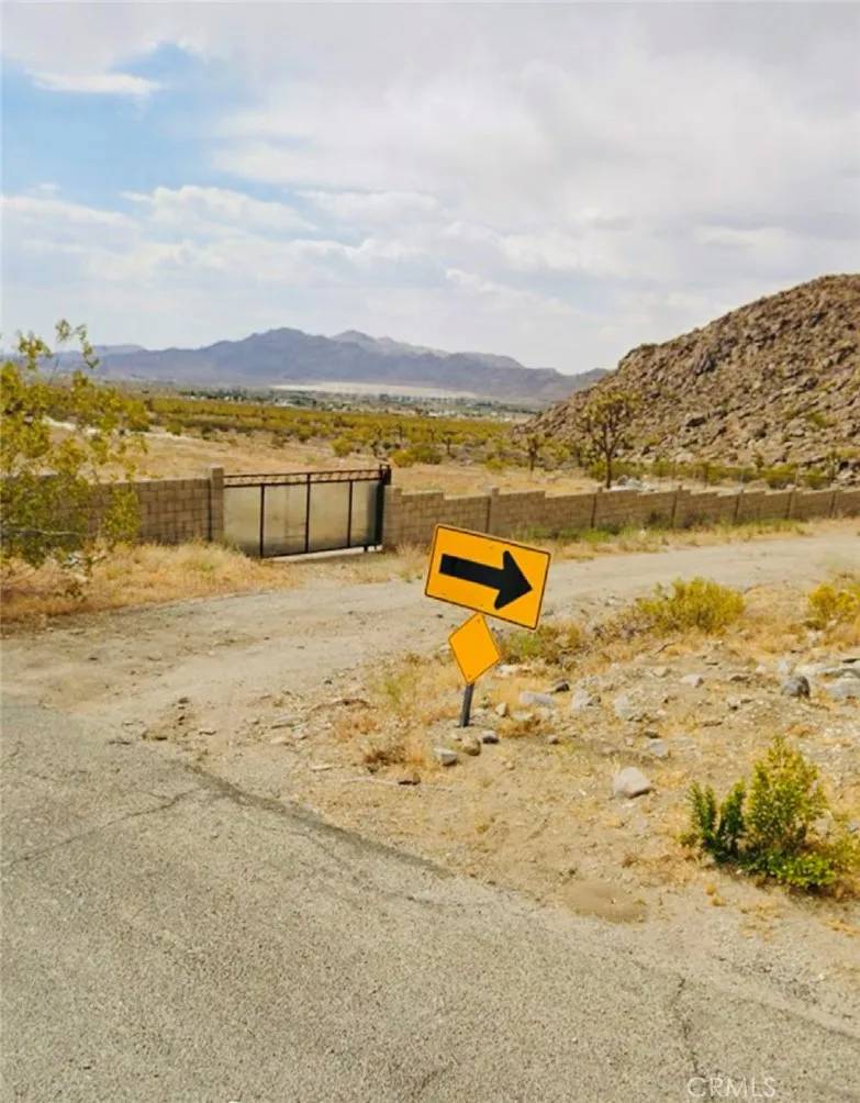 Lucerne Valley, CA 92356,32042 Zircon