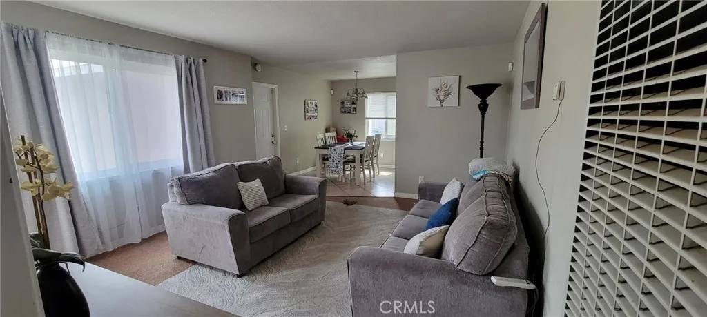 Rialto, CA 92376,1083 Lorraine Place