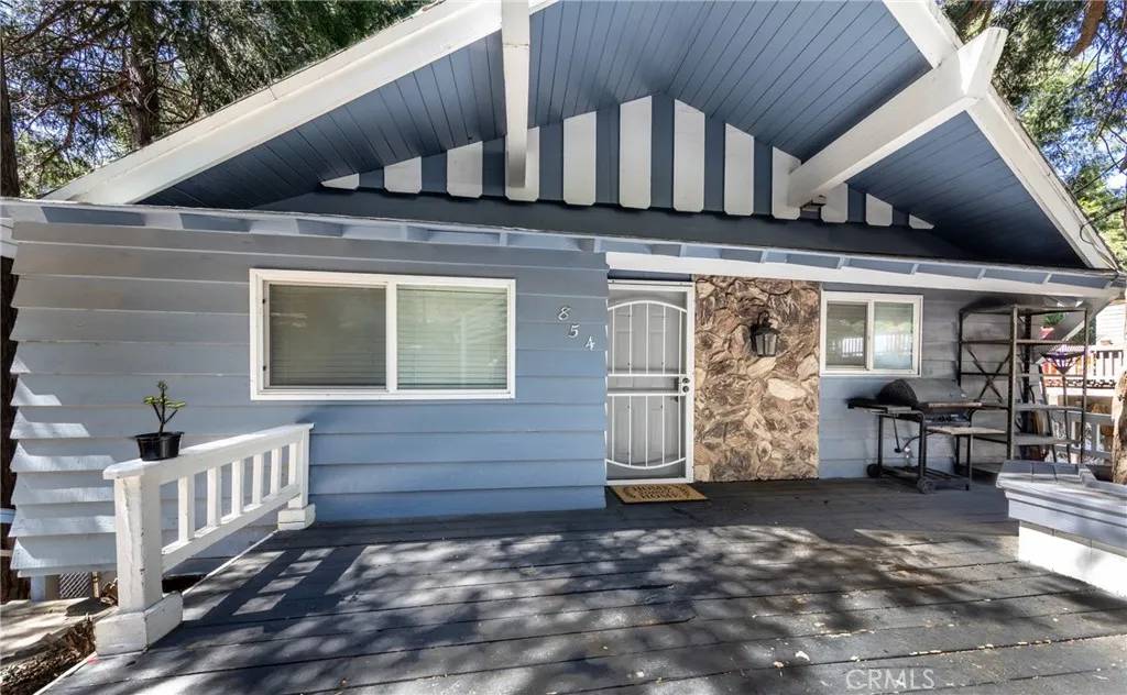 Crestline, CA 92325,854 Arbula Drive