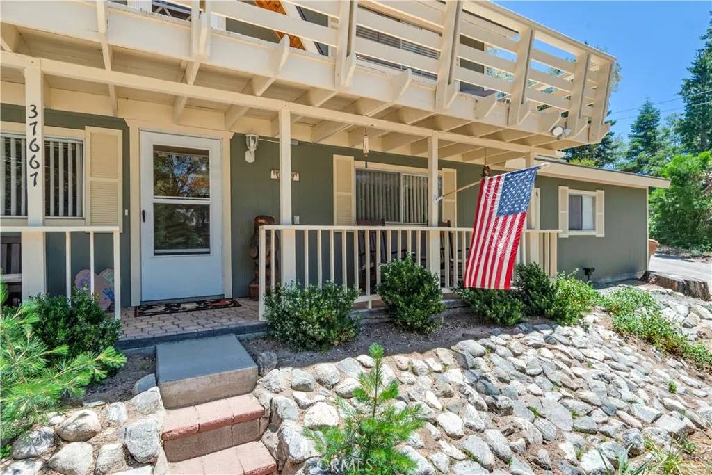 Angelus Oaks, CA 92305,37667 Live Oak Street