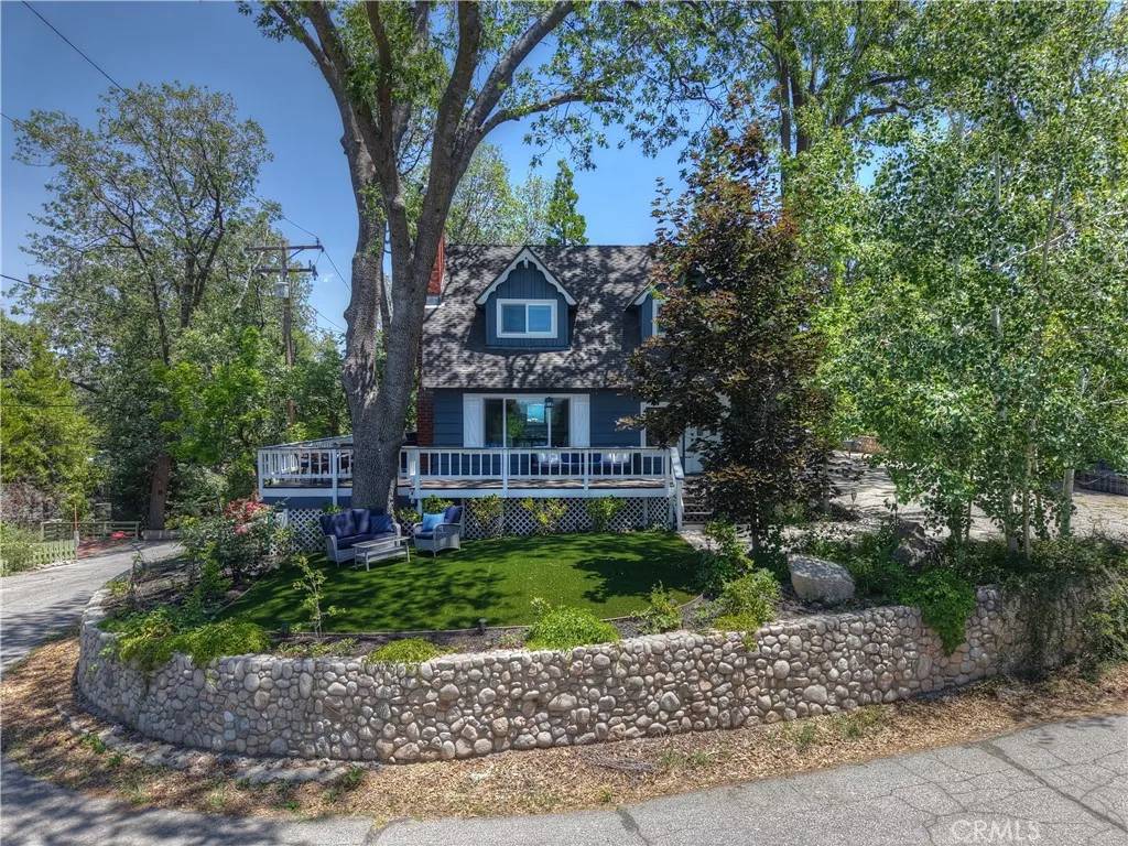 Lake Arrowhead, CA 92352,425 Heliotrope Drive