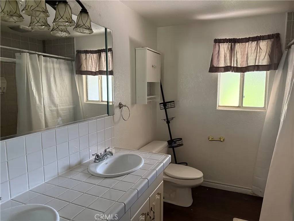 San Bernardino, CA 92407,5482 Electric Avenue