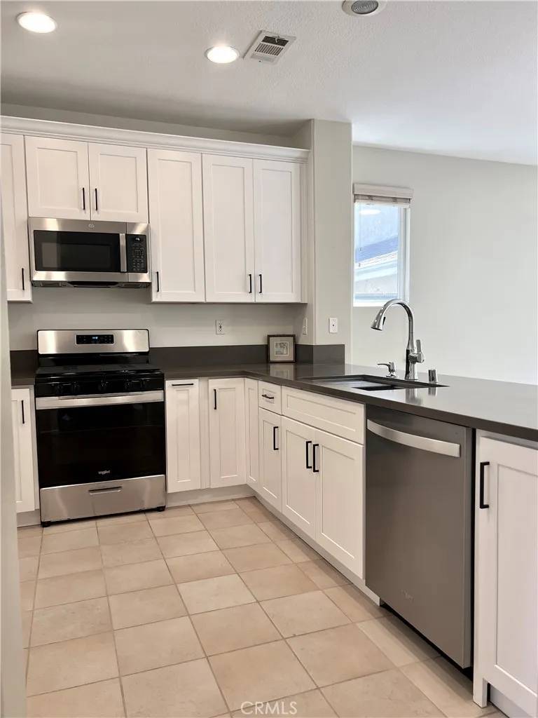 Aliso Viejo, CA 92656,15 Rue Du Chateau