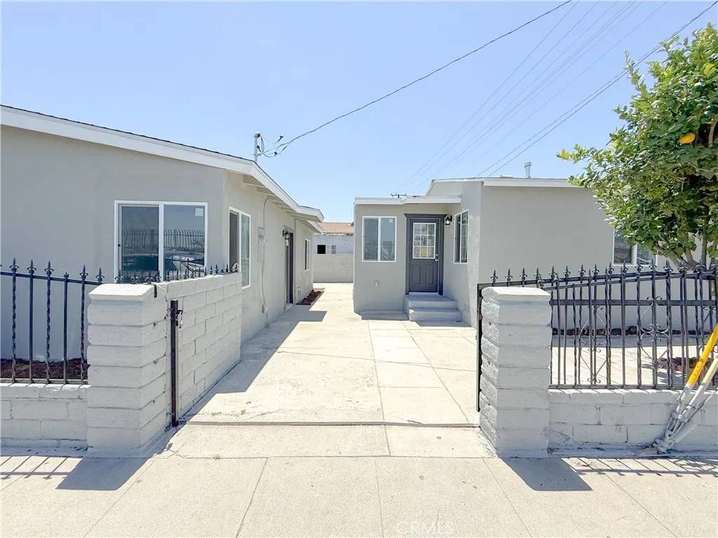 Compton, CA 90220,518 N Wilmington Avenue